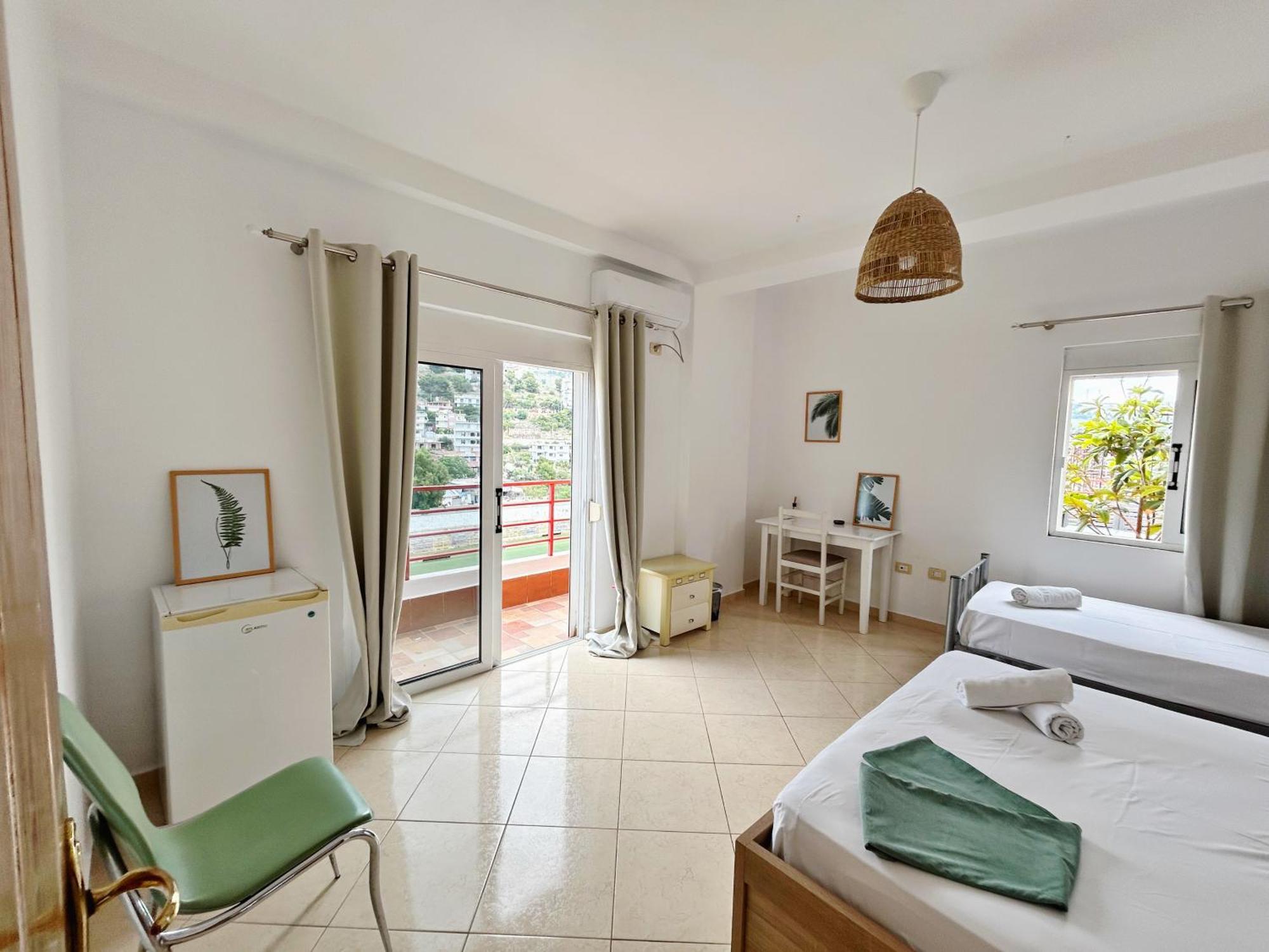 Hostel Hasta La Vista Sarandë 외부 사진